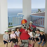 منتجع Robinson Daidalos