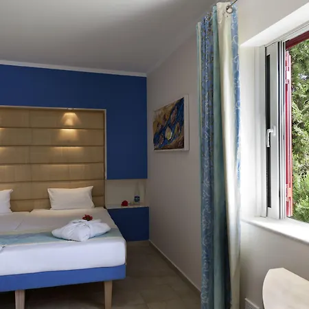 Robinson Daidalos 4*